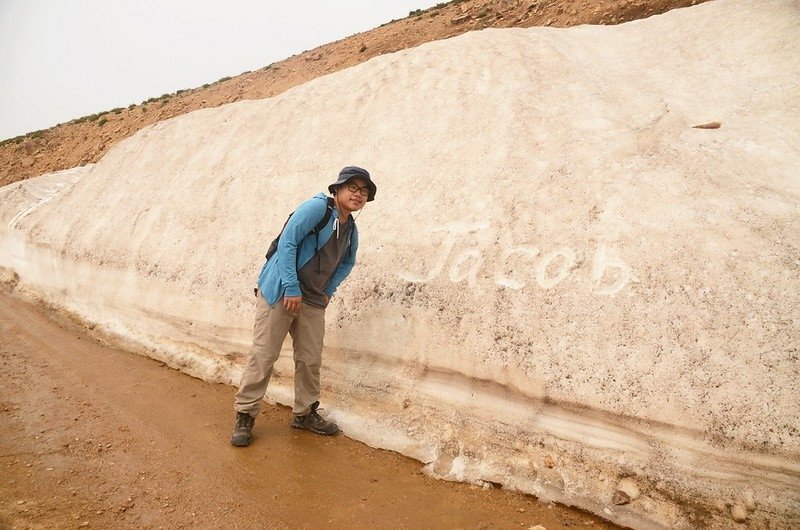 Snowwall near the summit (3)