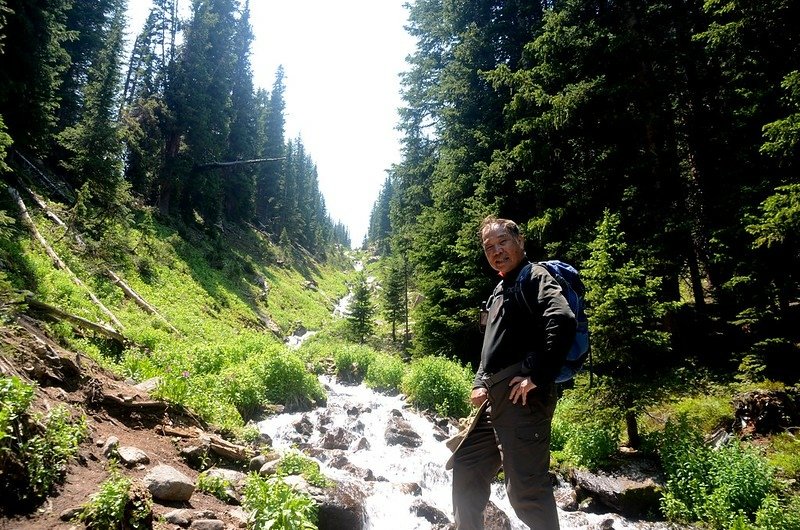 Cascading water along the trail (29)