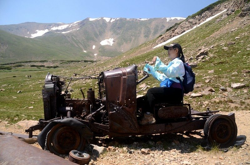 Playing with an old car (1)