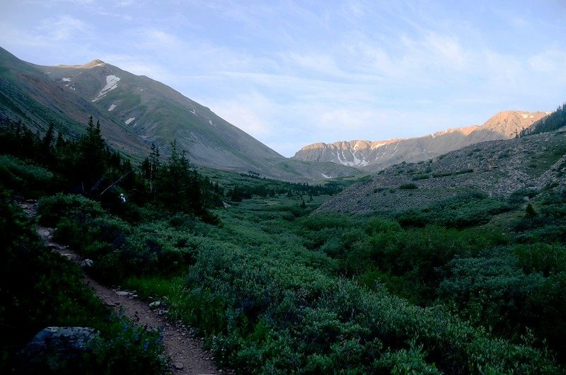 Just out of treeline,the terrain levels out and easy to hike (3)