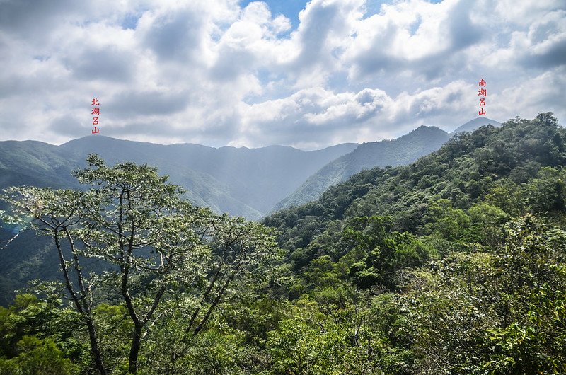 草山登山土路東北望南、北湖呂山