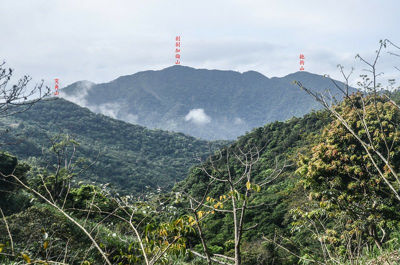 久武山登山口南望群山