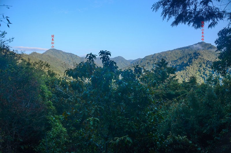 紅石林道西北望群山