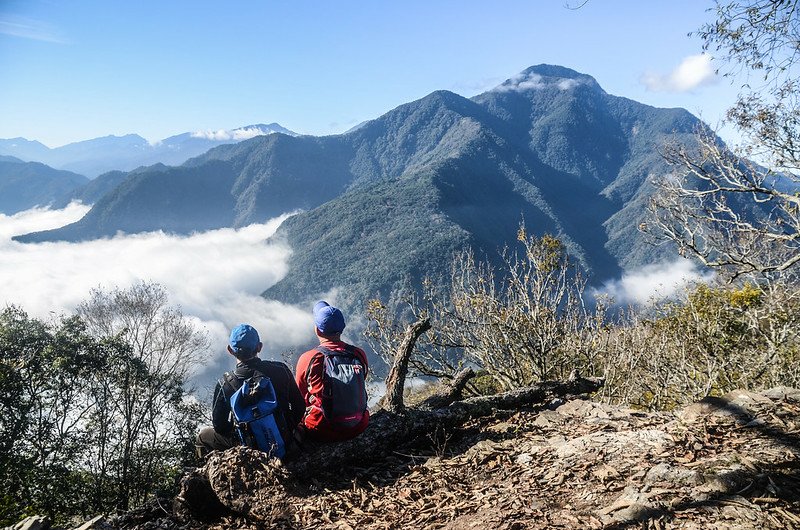 關門古道稜線南望治茆山 (15)