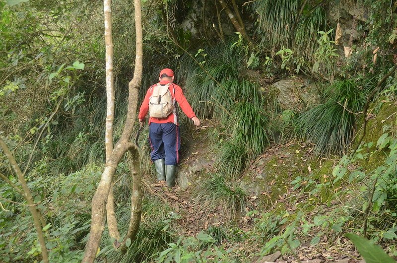 日湯真山西南峰較危險地形路段 (1)