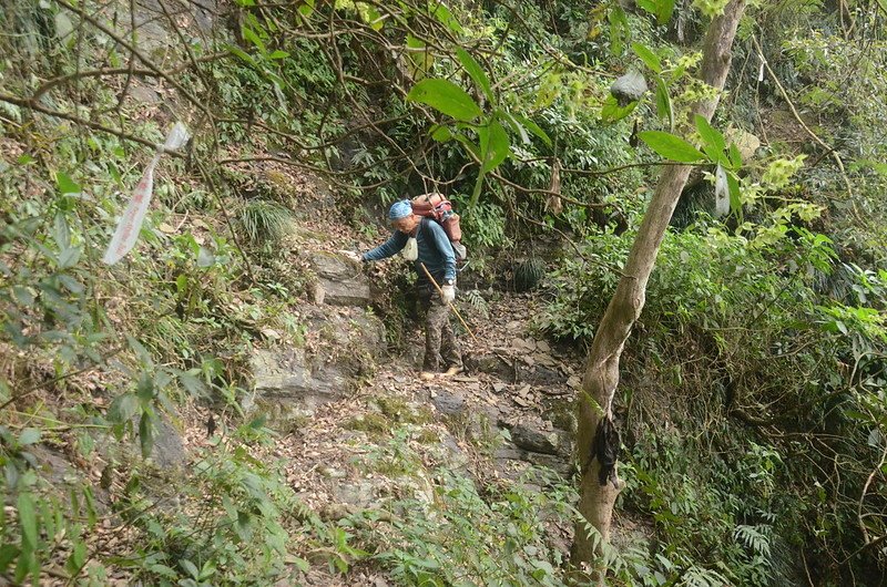 日湯真山西南峰較危險地形路段 (6)