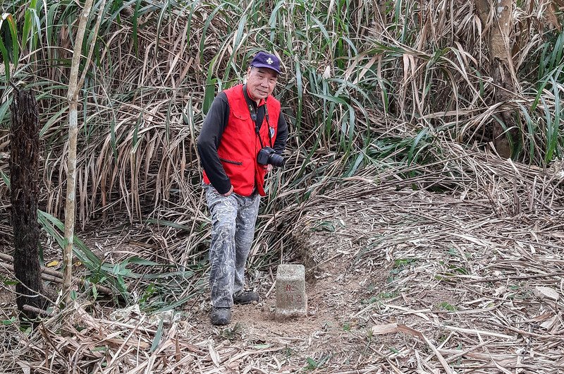 白石牙山山頂 (2)