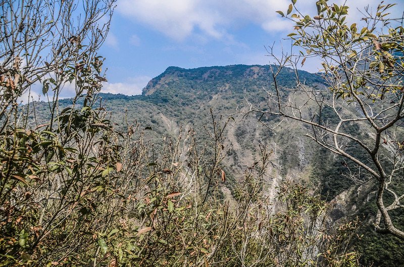 東多納山山頂北望足母山