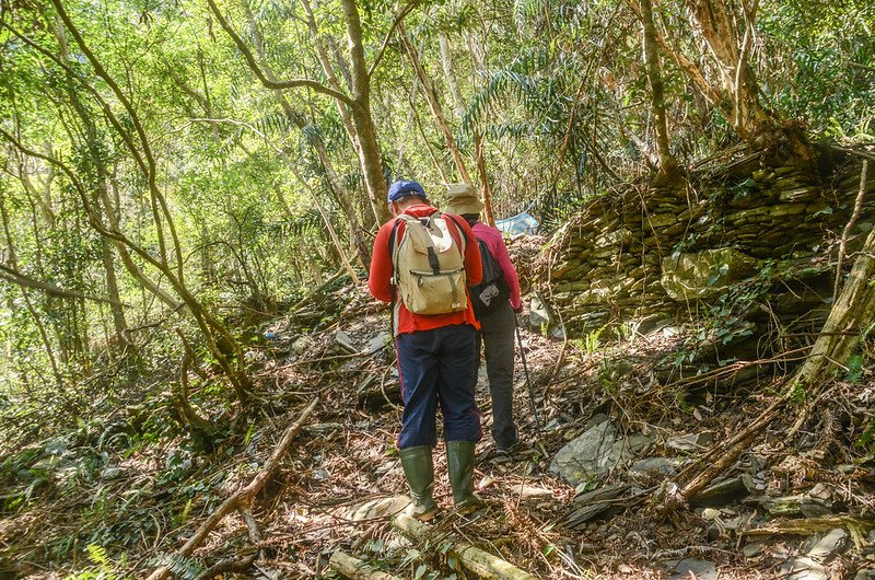 久久巢山坡帆布獵寮及砌石家屋遺址 (1)