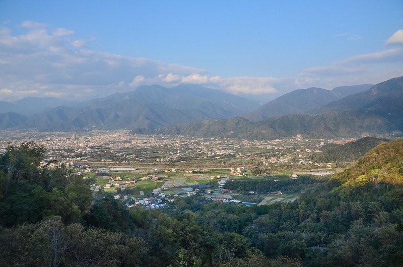 白葉山產道北邊俯瞰埔里市區