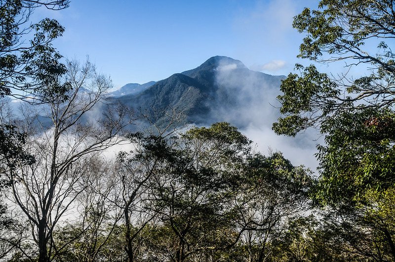 關門古道稜線南望治茆山 (21)