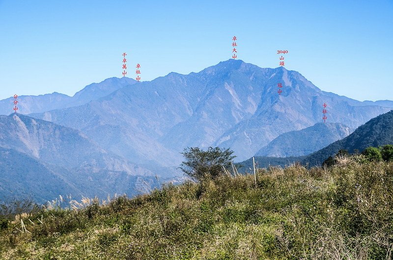 南雙龍山頂東北遠眺干卓萬、卓社大山