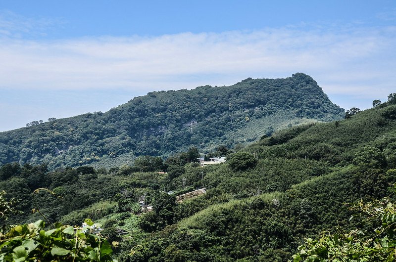 南清聯絡道路西北望鷂婆山 (1)