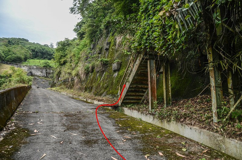 大坪林山發電廠鐵梯登山口