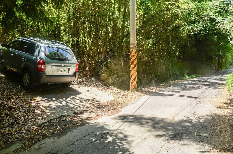 四寮坪山產道岔路