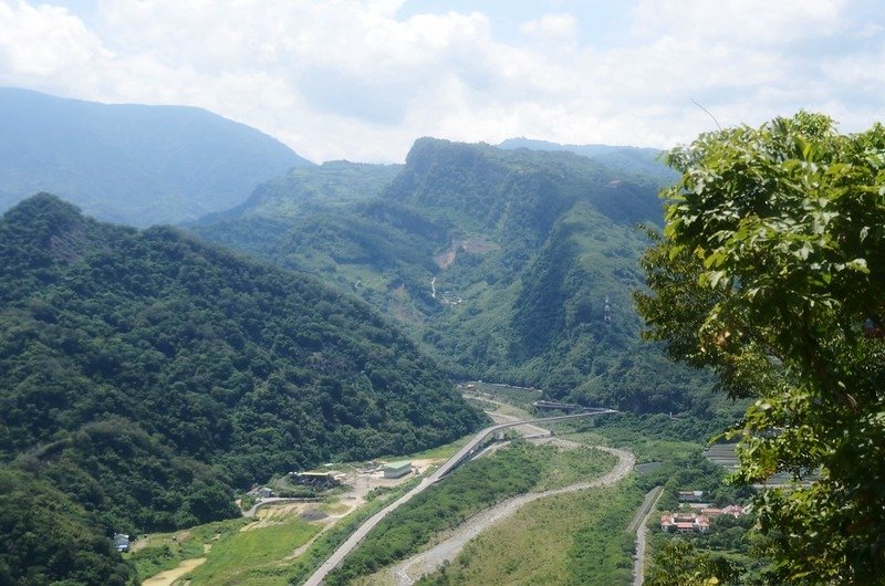 金童山東南望鷂婆山