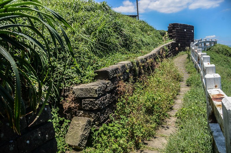 燈塔旁步道