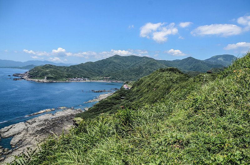 鼻頭角山頂南望東北角海岸