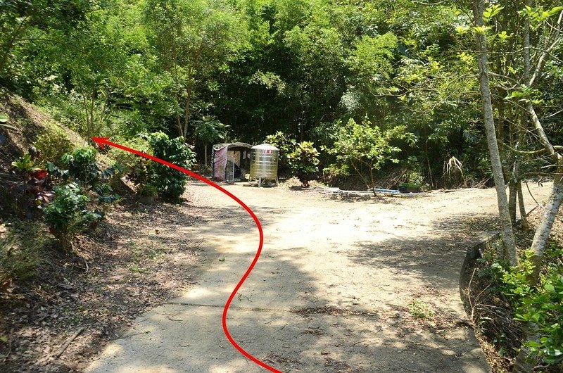 頭寮坑山停車處登山口