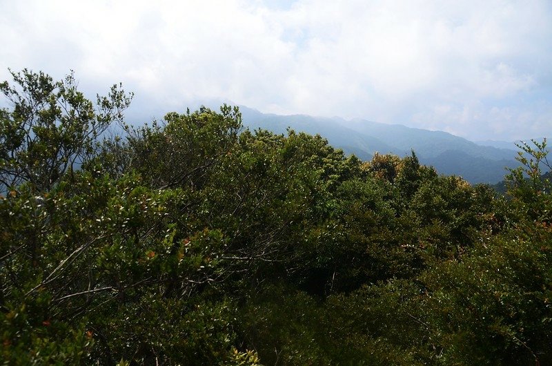 觀音山山頂巨岩南望群山 (1)