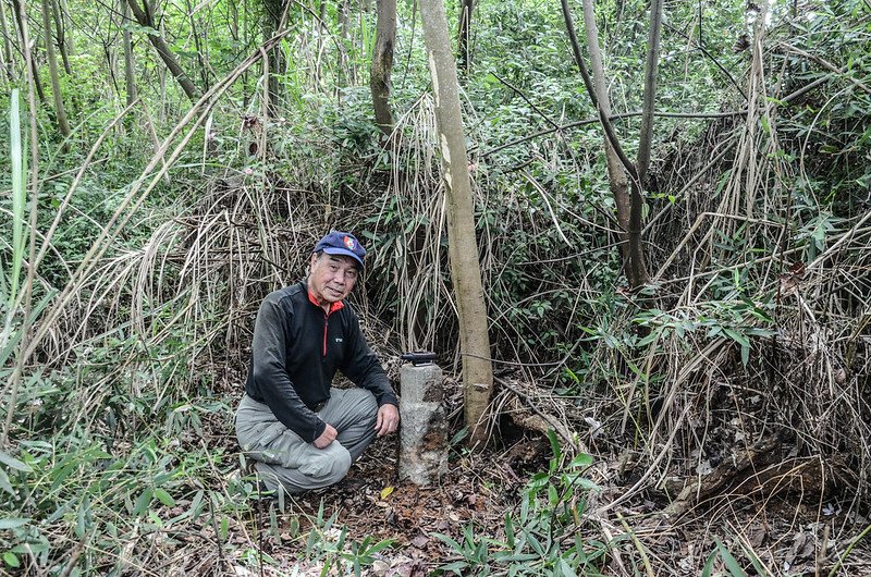 姜子坑棚(蜂子坑山)冠字山(17)土地調查局圖根點山頂