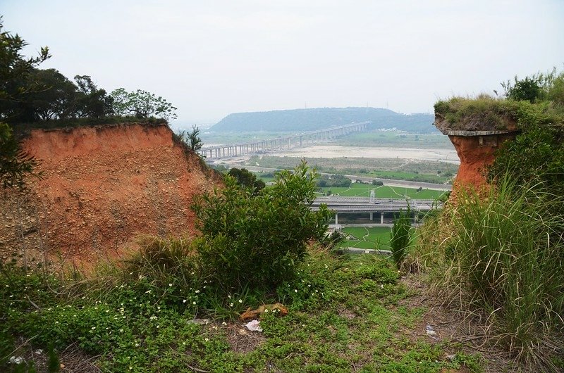 土地公崎停車處北望大崩壁