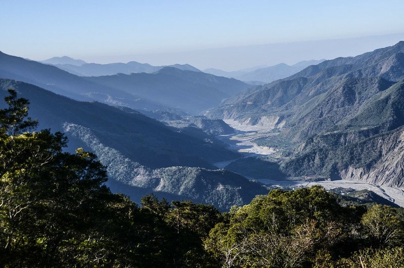 鐵本山步道H 1709m處南眺群山 (2)