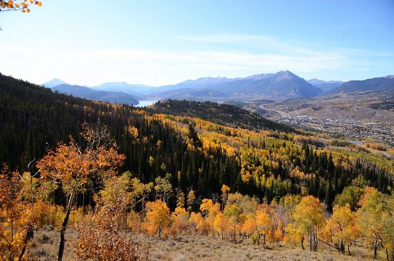 Looking down Silverthorn、Dillon Reservoir &amp; Tenmile Range、Gore Range from Ptarmigan Peak Trail near 9,843 ft (10)