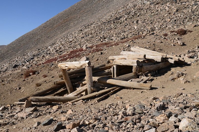 Old mine building at the saddle between Democrat &amp; Cameron