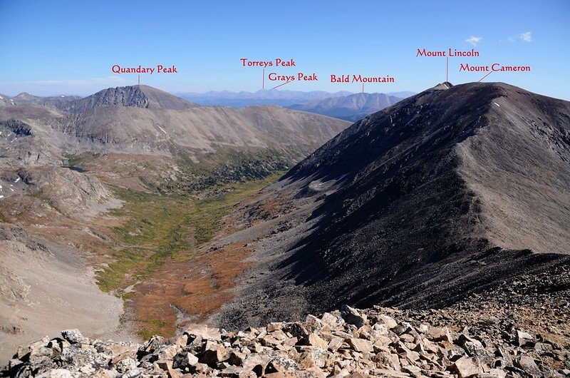 Looking northeast at mountains from Mount Democrat&apos;s summit_副本