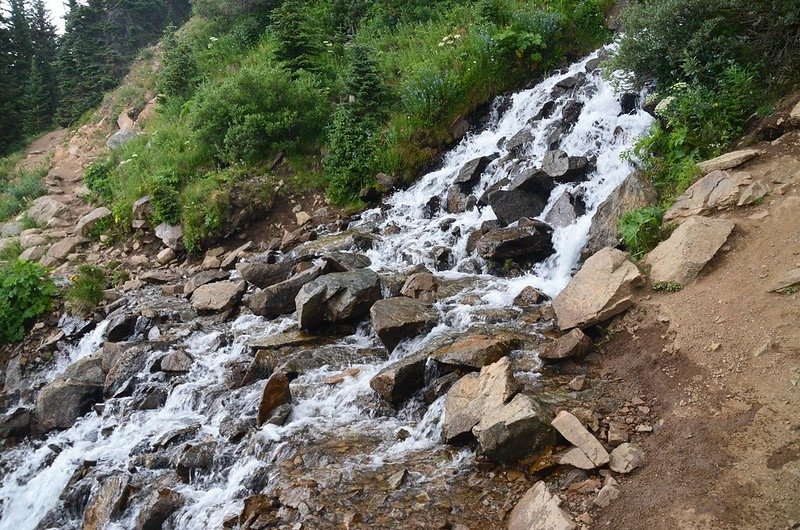 Waterfall stream on the Arapaho Pass trail (2)