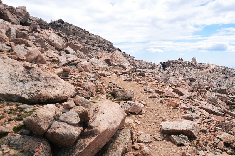 The final part of the trail travels along the south slope of Mount Evans&apos; west ridge  (15)