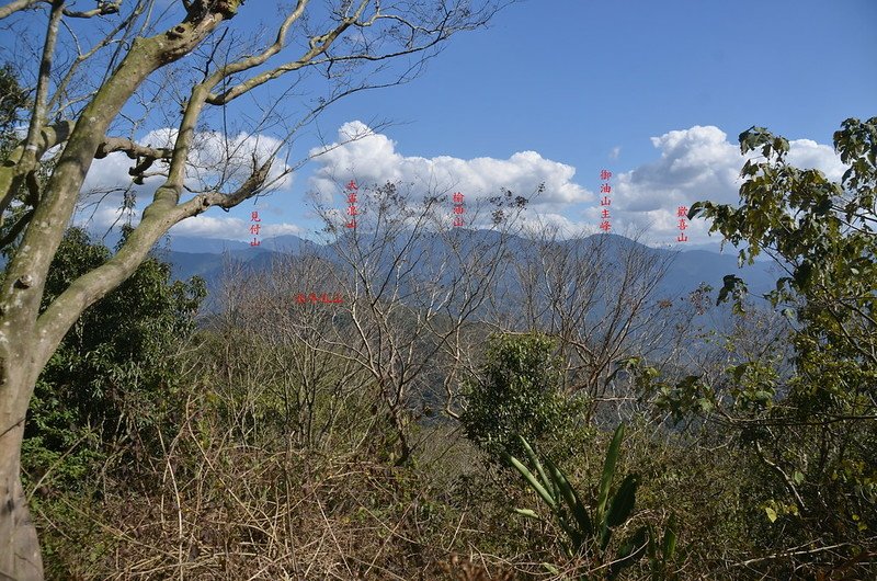 廓亭山山頂東南眺鳳岡林道、藤枝方向群山 1-1