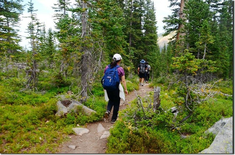 Going down from Columbine Lake