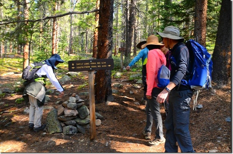 Shelf Lake Trail &amp; South Park Trail junction