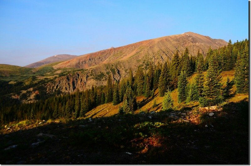 Looking southwest at Mount Bross、Lincoln &amp; North Star Mt. from Quandary Peak East Ridge trail near 11,600 ft.