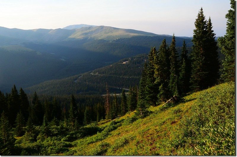 Seen looking SE from East Ridge trail of Quandary, Mt Silverheels in the distance (1)