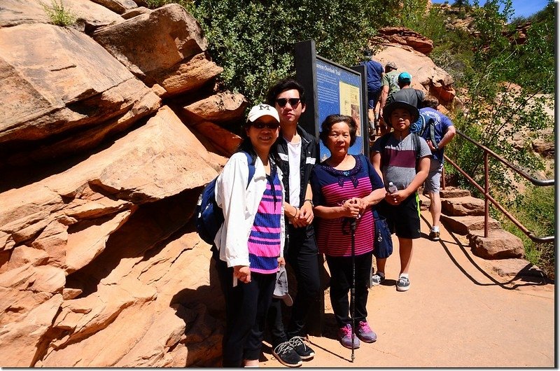 Canyon Overlook trailhead 1