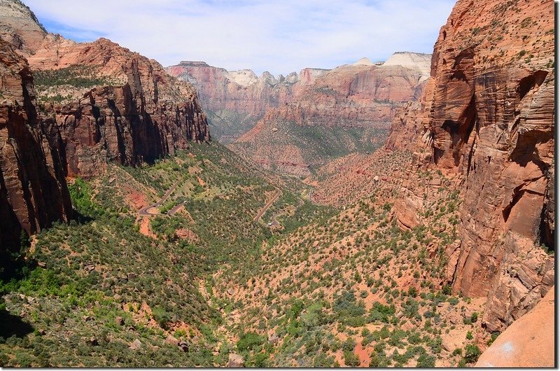 Looking down at Zion Canyon from Canyon Overlook, Zion (1)