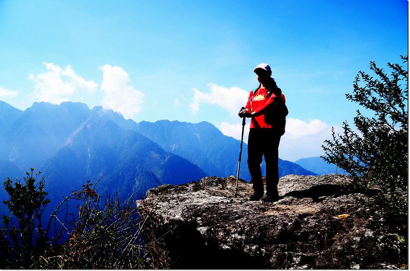 玉山登山步道（後為小南山、南玉山）