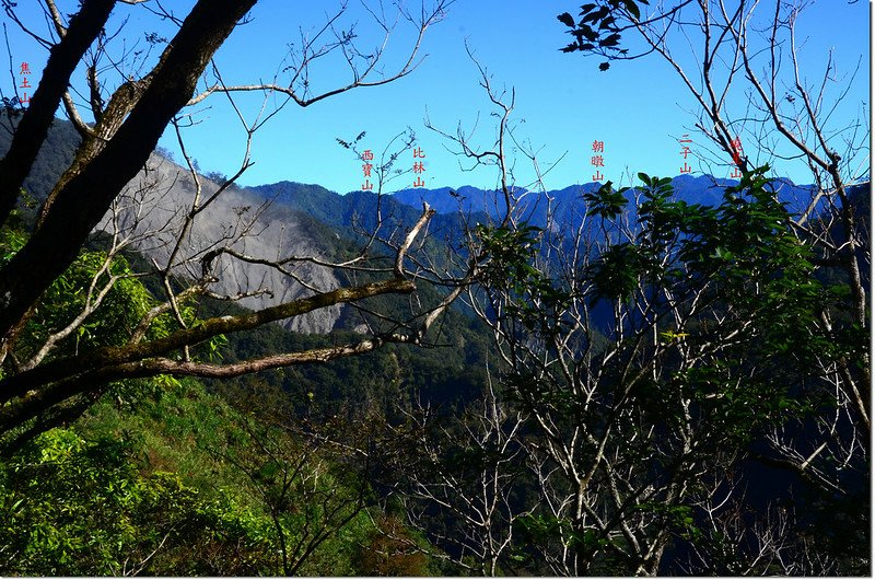 拳背山基點處東北遠眺群山 1-1