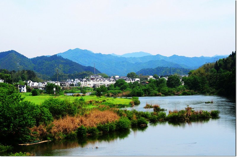 徽式建築與山景 2