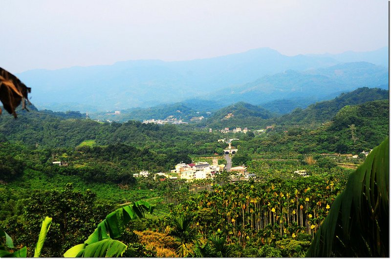 豬肚潭山山頂東眺長源隧道