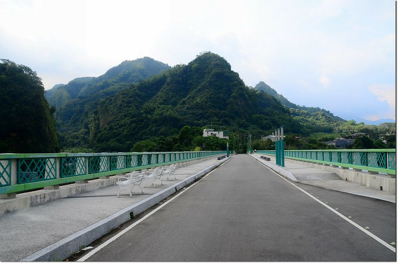 石灼橋眺望九九峰自然保留區