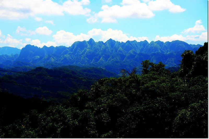 茄荖山東望九九峰