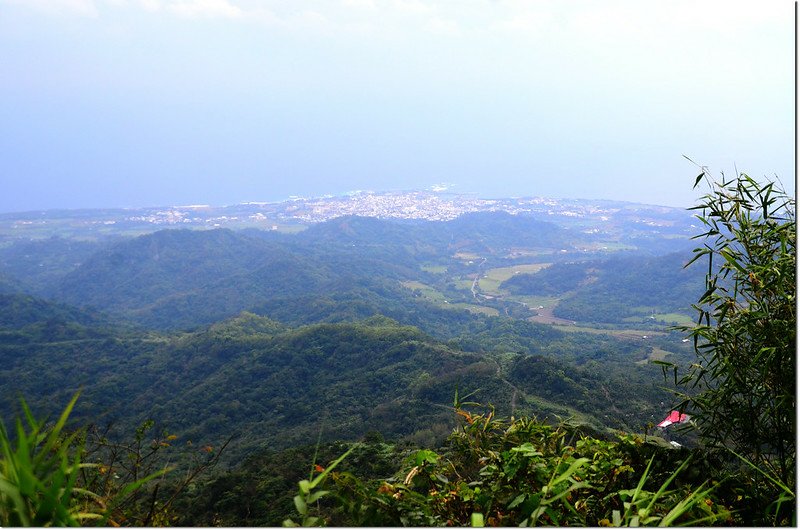 麻荖漏山東峰礦區道路俯瞰成功市區