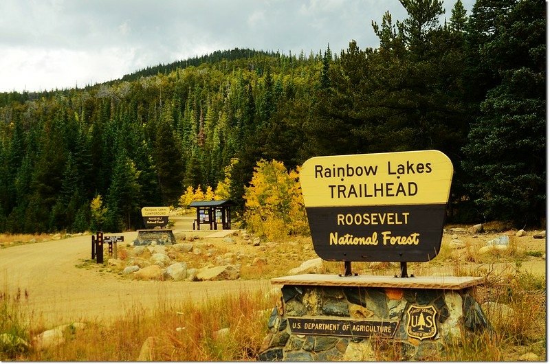 Rainbow Lakes trailhead 1