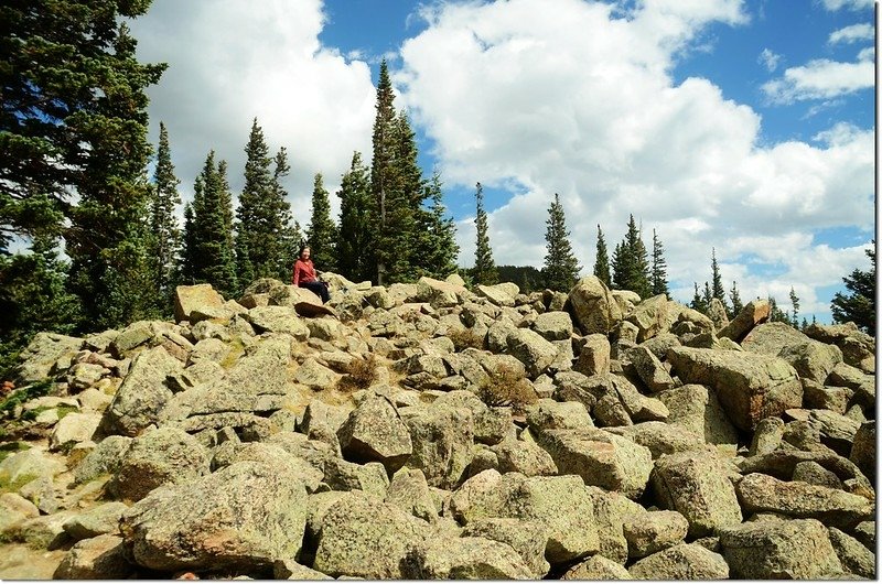 Boulders between 3rd &amp; 4th lake