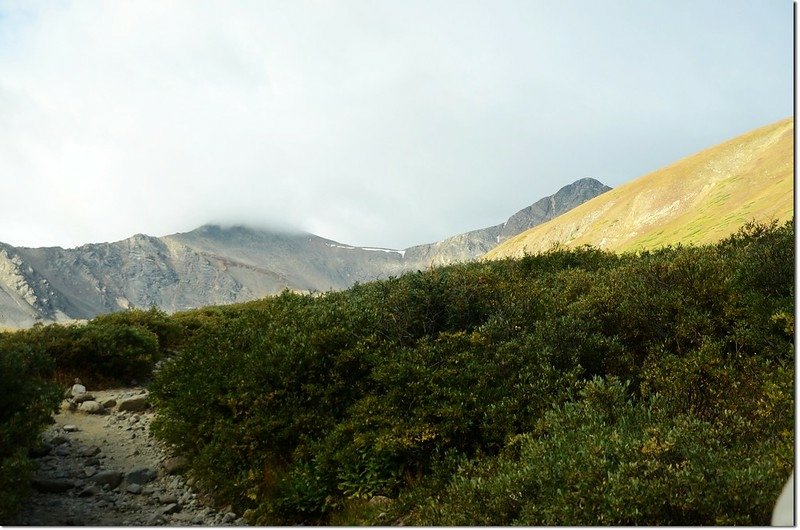 Grays (laft) and Torreys seen from 11,700&apos; along the trail