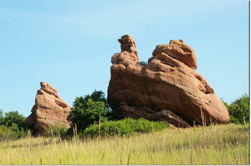 Red rocks along the trail 1